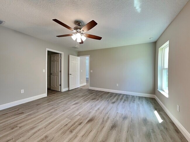 Photo - 944 W Rum Pl