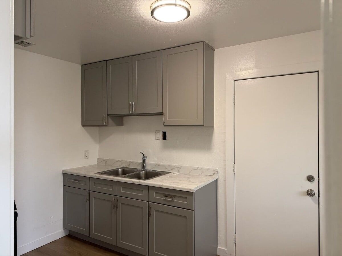 Photo - Single Story 2BR Home in Sacramento- $1,750, utilities included