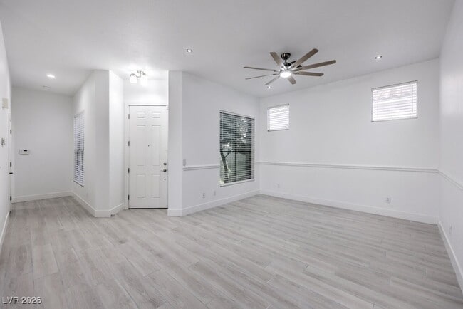 Photo - 111 Twin Towers Ave