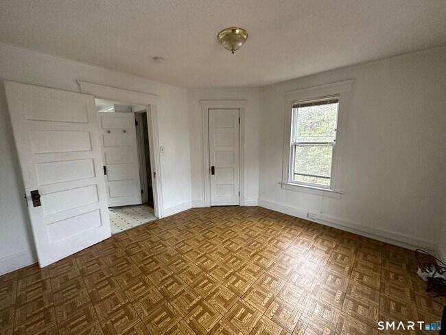 22 Donahue Pl