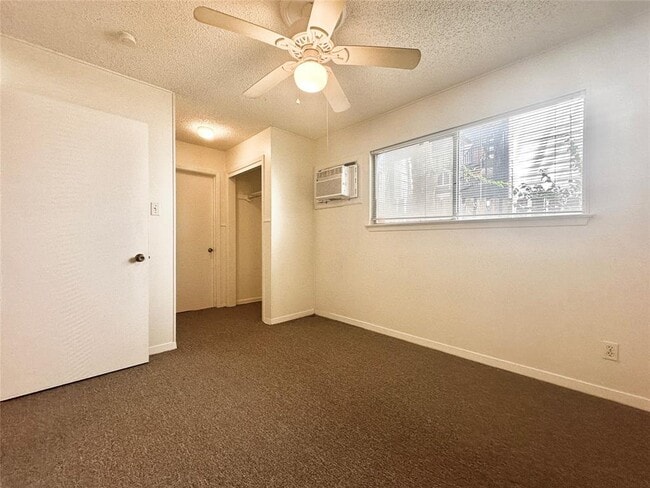 Photo - 2721 Hemphill Park Unit D