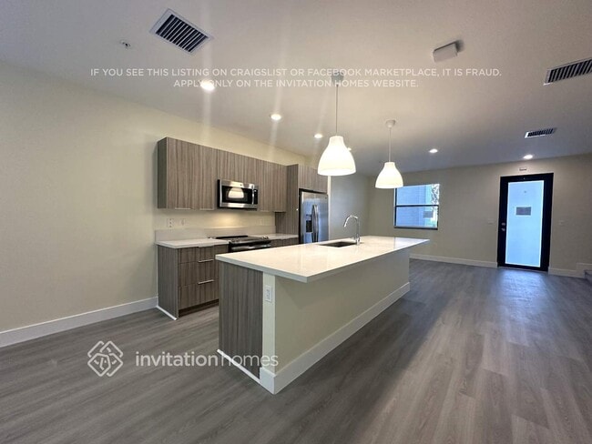 Photo - 10437 NW 82nd St