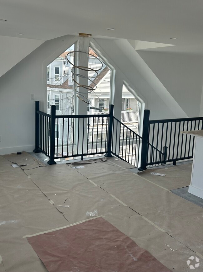 Building Photo - 58 Cutler St Unit 3 Rental