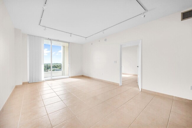 Photo - 550 Okeechobee Blvd Unit 726