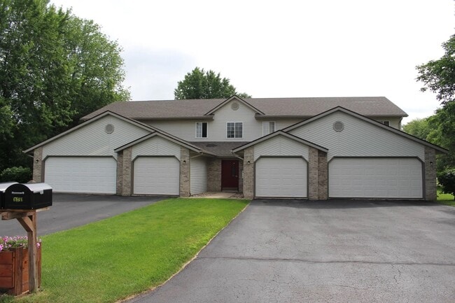 Building Photo - 6658 Charlie Grimm Rd Unit 6658