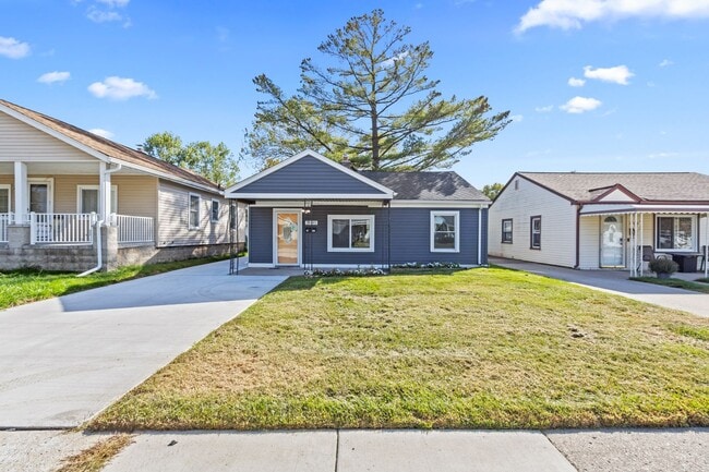 Photo - Beautifully Updated Ranch with large back ...