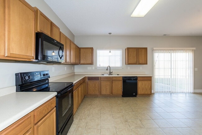 Photo - 13669 Coram Pl