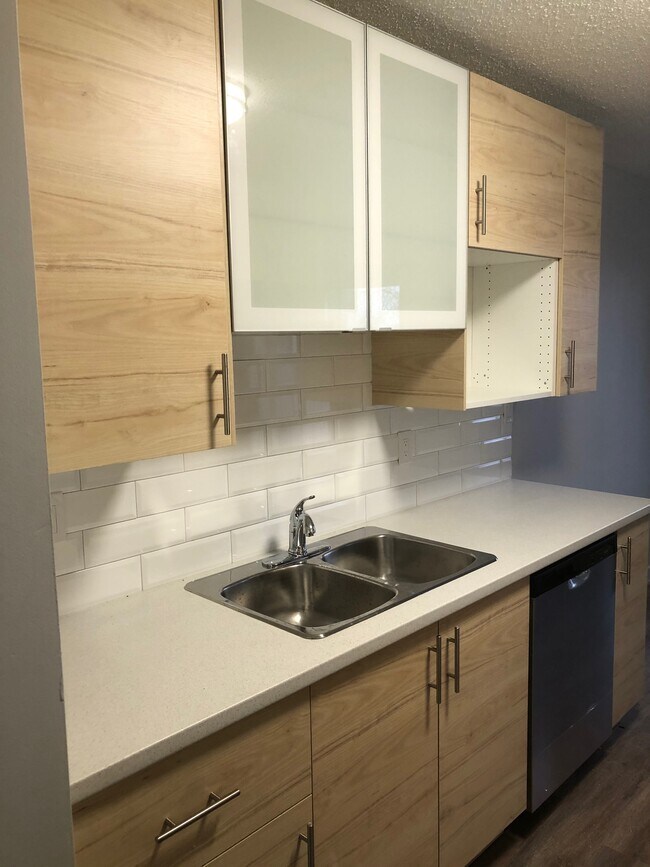 Photo - 12403 Lansdowne Dr NW