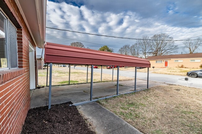 Photo - 3945 Starboard Rd