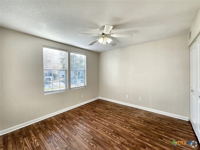 Building Photo - 148 Rush Haven Unit c Rental