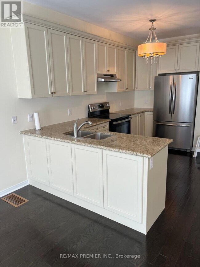 Photo - 23 Spruce Pine Cres