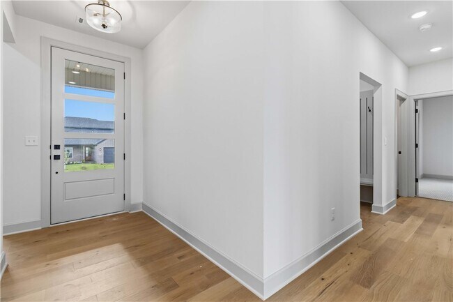 Photo - 1071 Whistler St