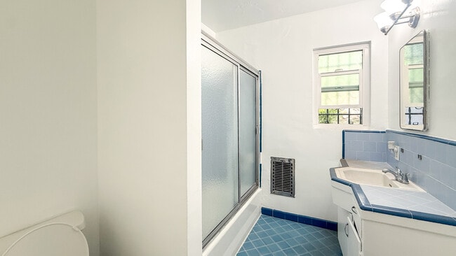 Photo - 4107 Don Tomaso Dr Unit 2