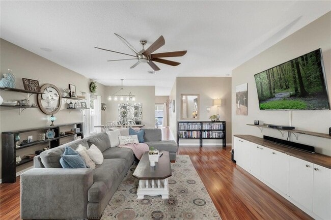 Photo - 318 Clydesdale Cir