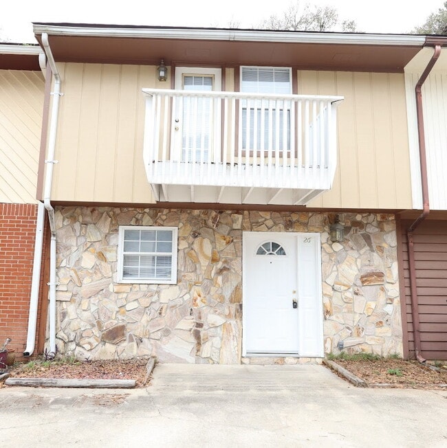 Building Photo - "Charming 2-Bed Townhouse with Cozy Fireplace in Prime Fort Walton Beach Location!" Unit 26