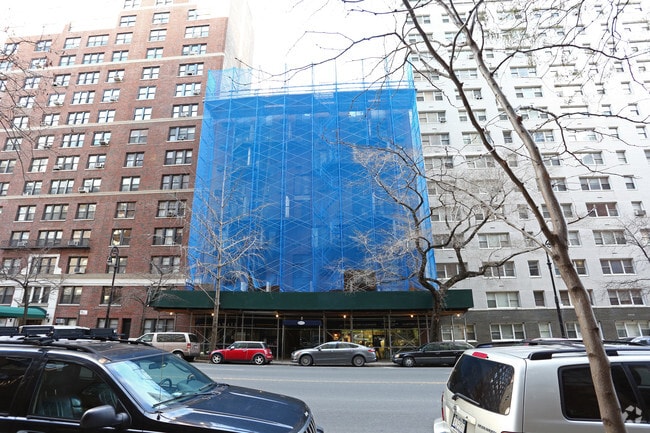 Photo - 435 E 86th St