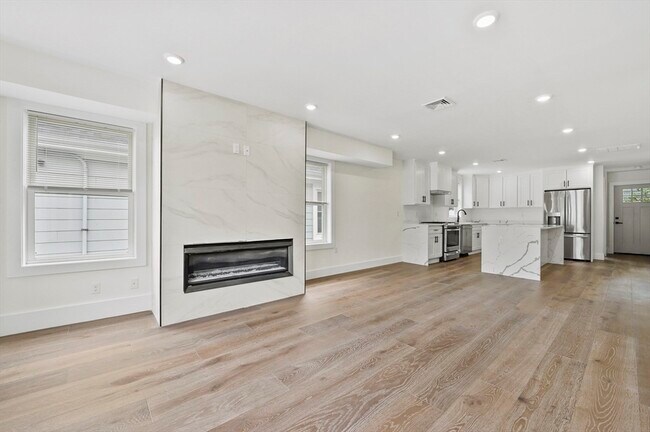 Photo - 17 Wellington Ave Unit 2