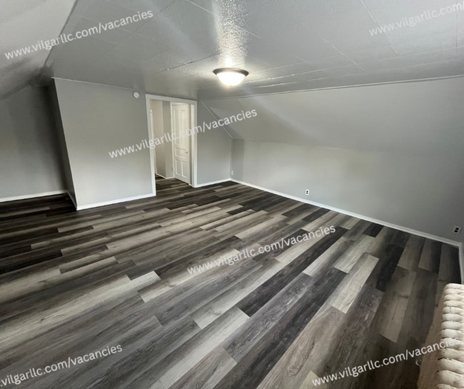 Photo - 1114 Pine St Unidad Upper Apt-1/2 2