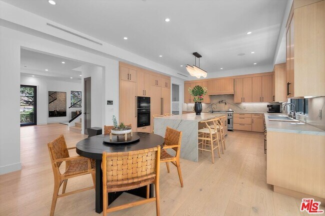 Photo - 1319 Marinette Rd Casa