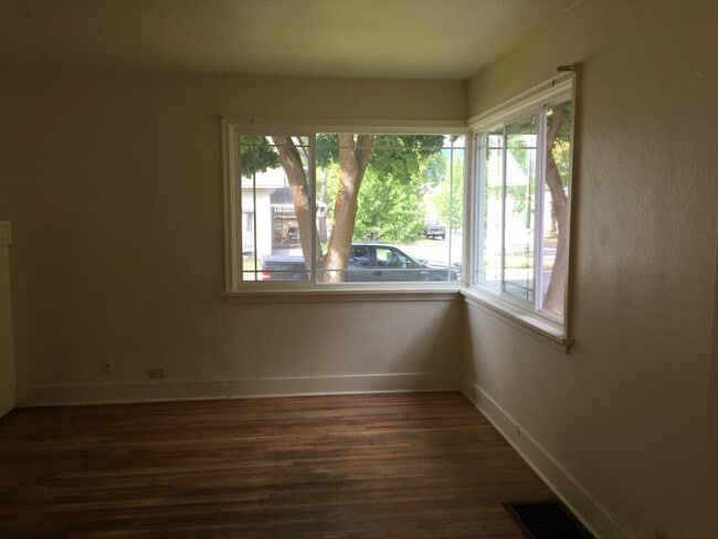 Photo - 504 Montana Ave