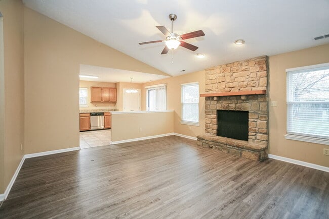 Photo - 1451 Rebecca Ln