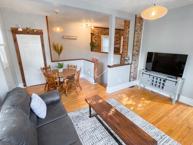 Photo - Flats on Pleasant