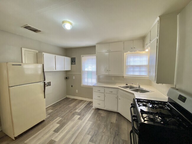 Photo - 2805 37th St