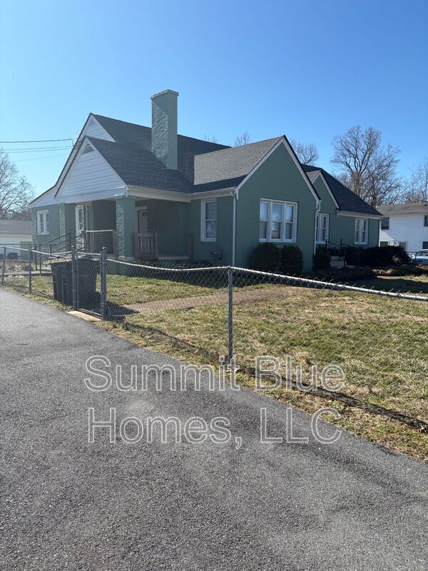 Photo - 745 Bluff City Hwy