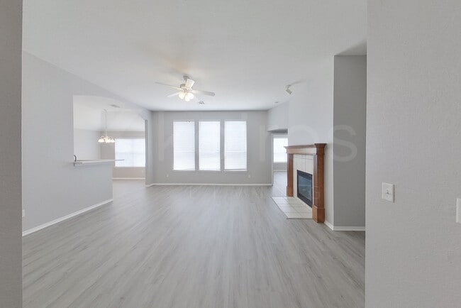 Photo - 113 Great Oaks Dr