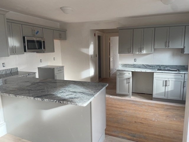 Building Photo - 154 Lovell St Unit 1L