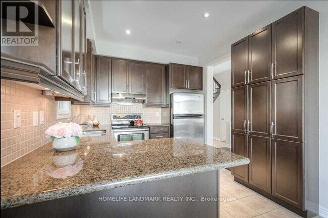 Photo - 77 Reynolds Crescent