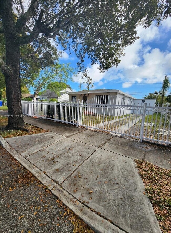 Photo - 1030 NW 48th St