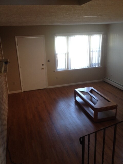 Living Room - 419 West Ave Unidad WestSide