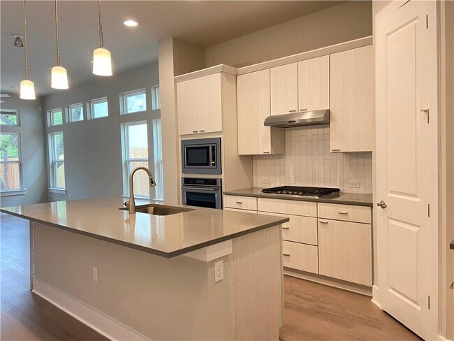 Photo - 1615 Woodwind Ln