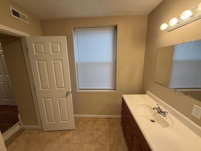 Photo - 4015 Lancaster Ave Unidad 2nd Floor