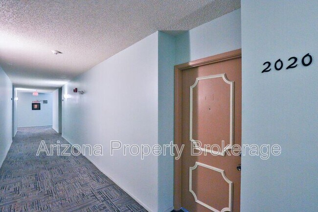 3033 E Devonshire Ave Unit 2020