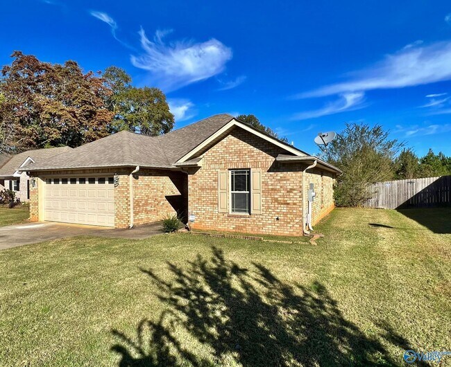 Photo - 105 Summerset Ln