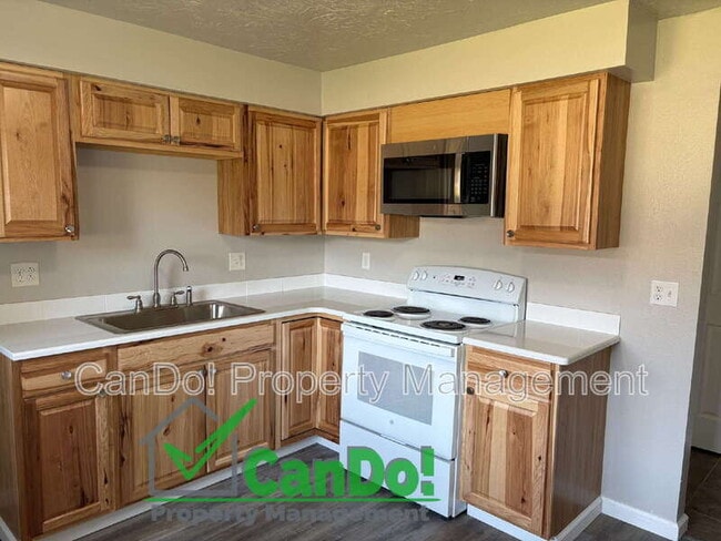Building Photo - 240 Carol Dr Unit #3