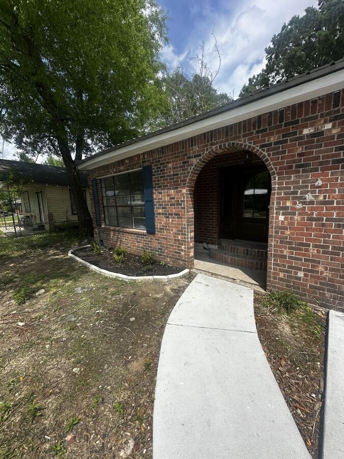 Photo - 208 Wilbert Dangerfield Dr