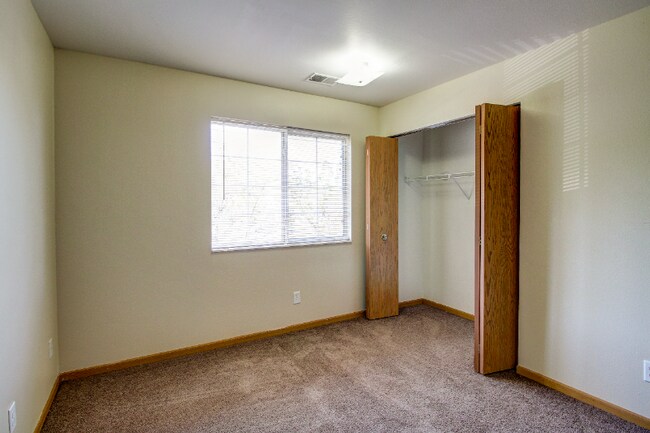 Photo - 3441 Haleh Cir SE Unidad 3441-F