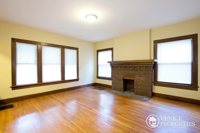 Photo - 187 E Northwood Ave