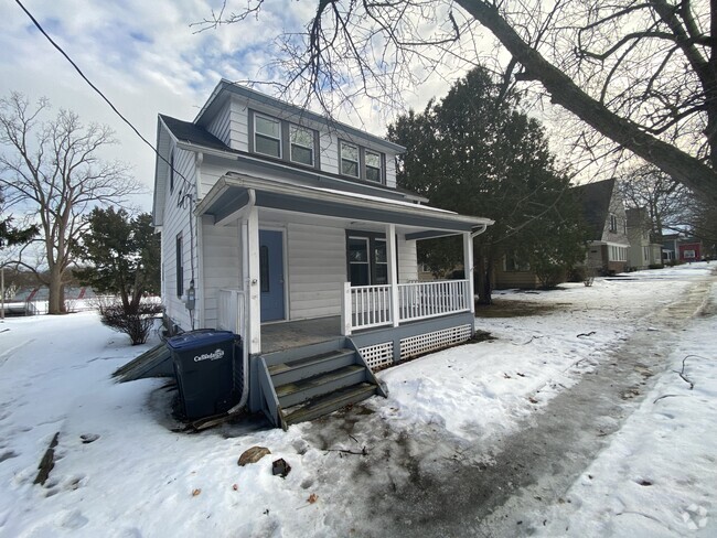 Building Photo - 79 Granger St Rental