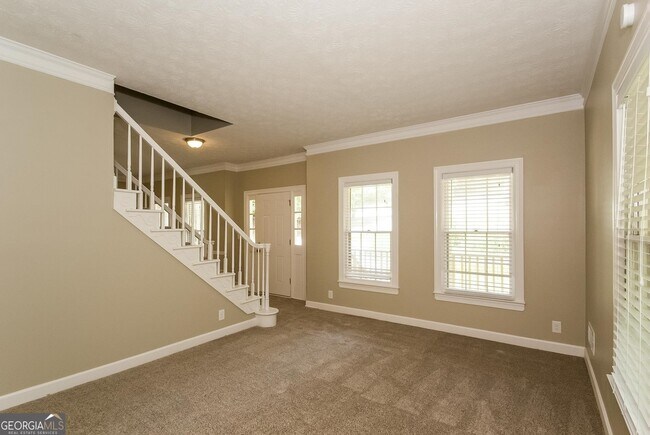 Photo - 1177 Justin Ln