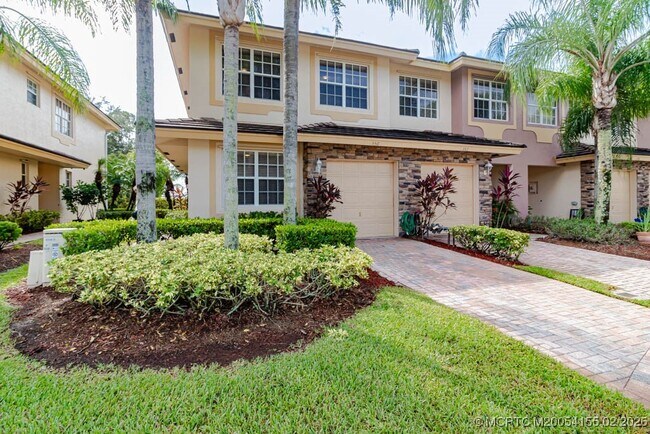 Photo - 356 SE Bloxham Way
