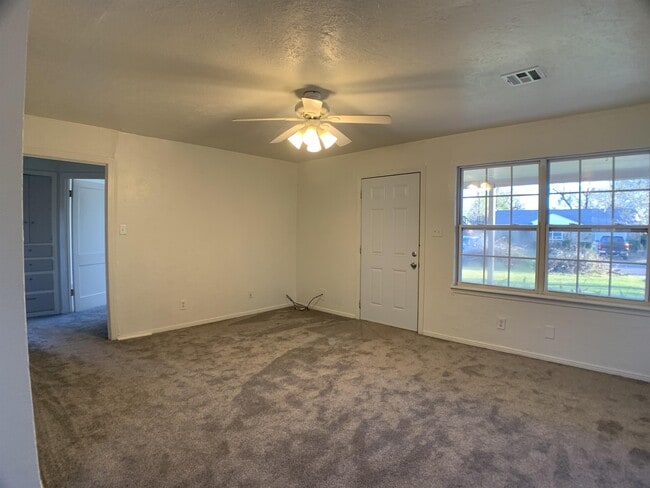 Photo - 409 W Himes St