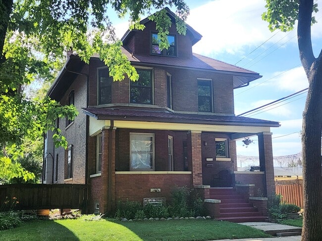 Building Photo - 913 Wenonah Ave Unit 1