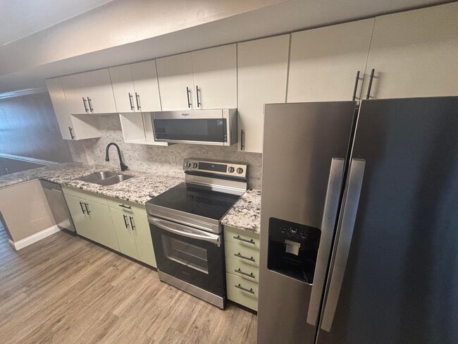 Photo - 173 Montmullin St