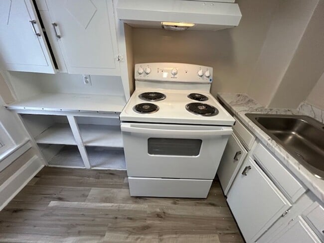 Photo - 518 Lake Ave Unit 102 Rush Over Garage