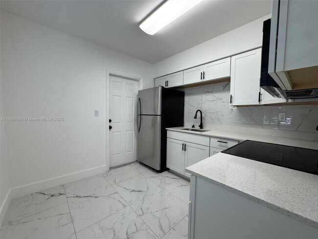 Photo - 1431 N 14th Way Unit front