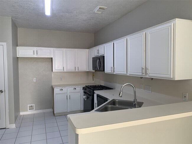 Photo - 4018 Timber Corner